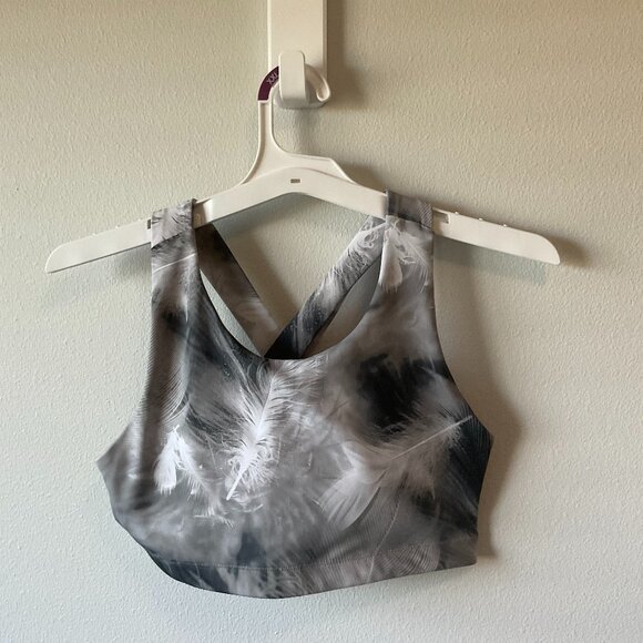 Womens Sports Bra Size Medium - NWT - Picture 1 of 2